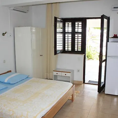 公寓 In With Sea View, Terrace, Air Conditioning, Wi-fi 皮萨克